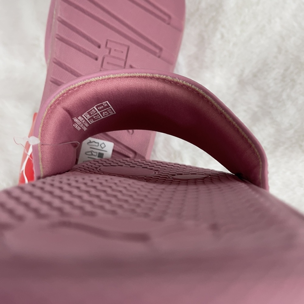 Womenβs Puma slippers pink and silver - Picture 6 of 9